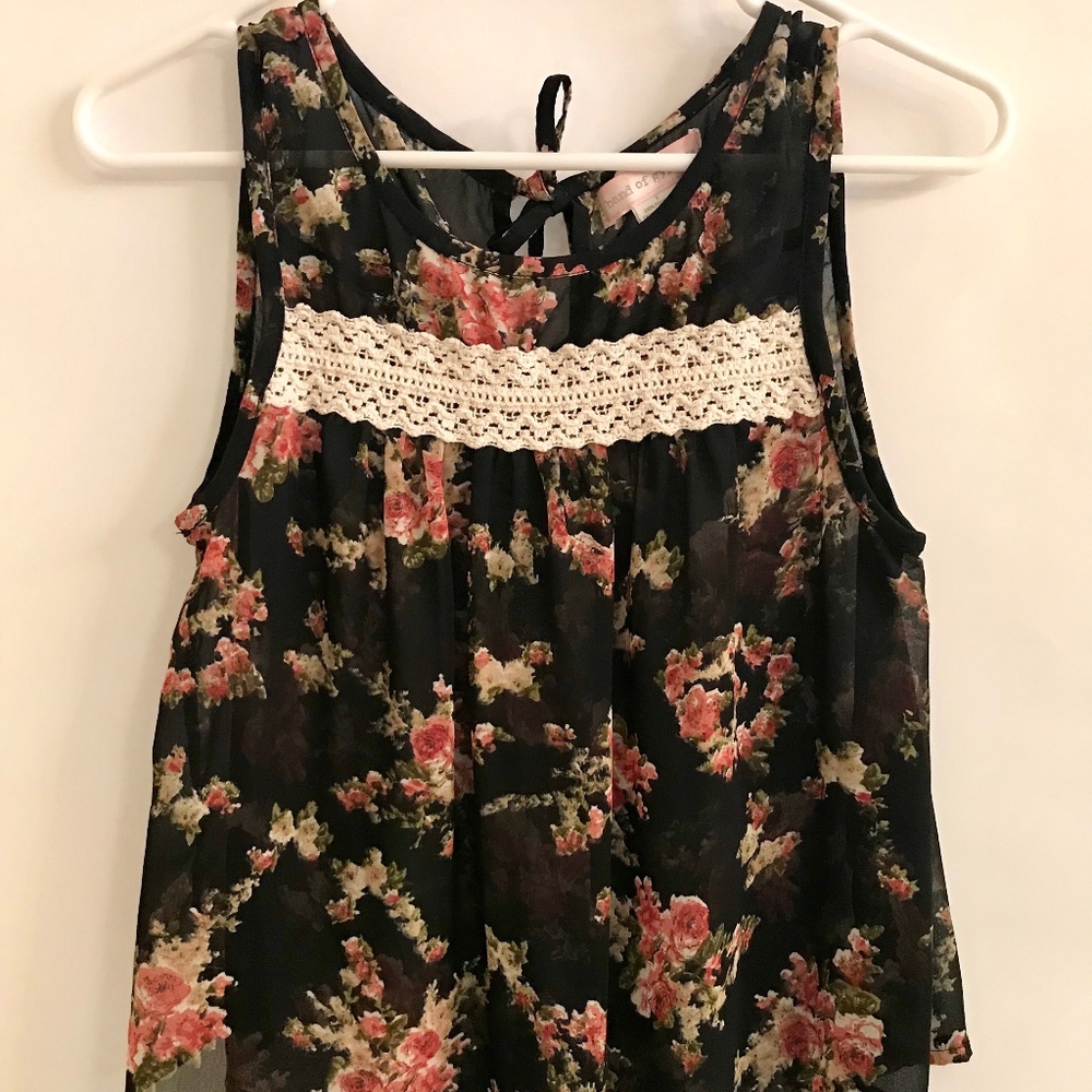 Pretty floral tank